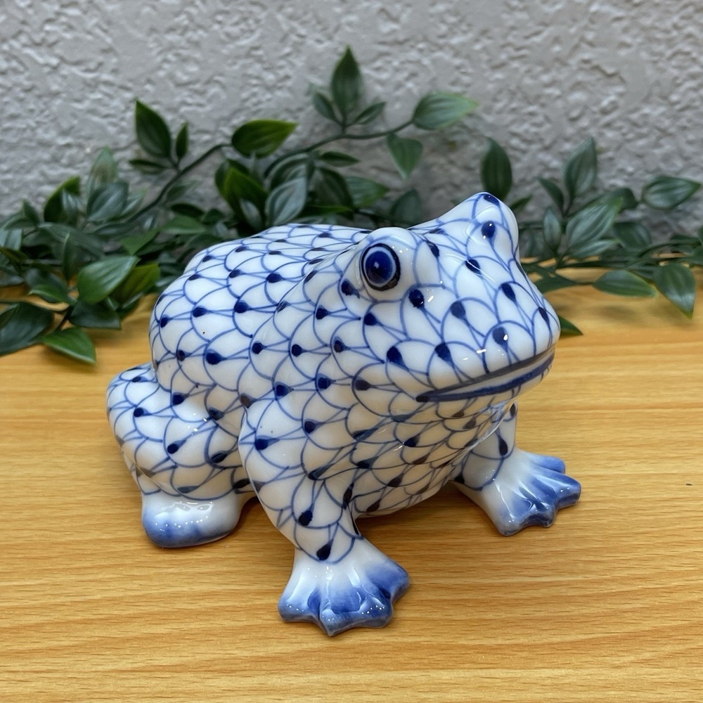 Fishnet Blue & White Frog 4" Andrea By Sadek Hand Painted Porcelain Toad